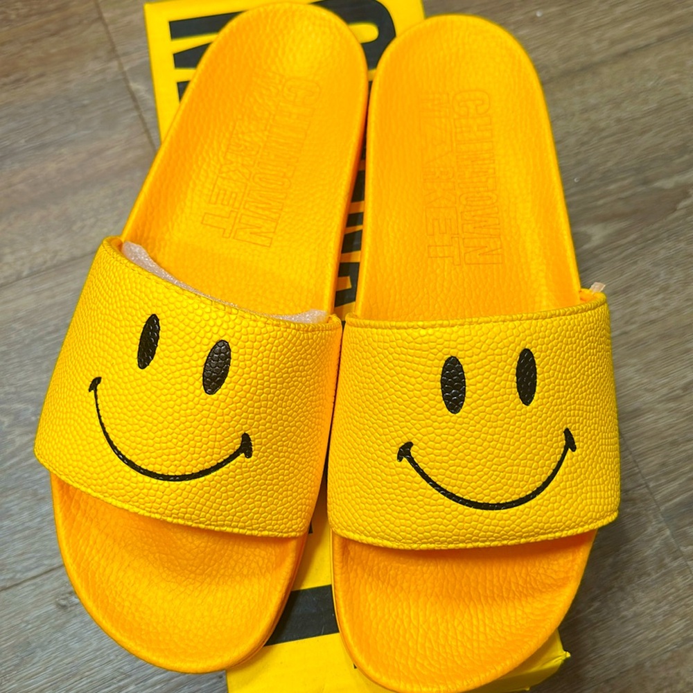 Chinatown Market Slides Smiley Yellow Mens Sizes size 12